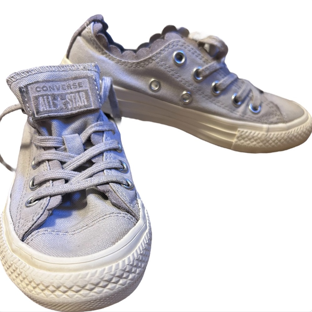 Converse Scallop Low Ankle Girls Shoes Size 12.5